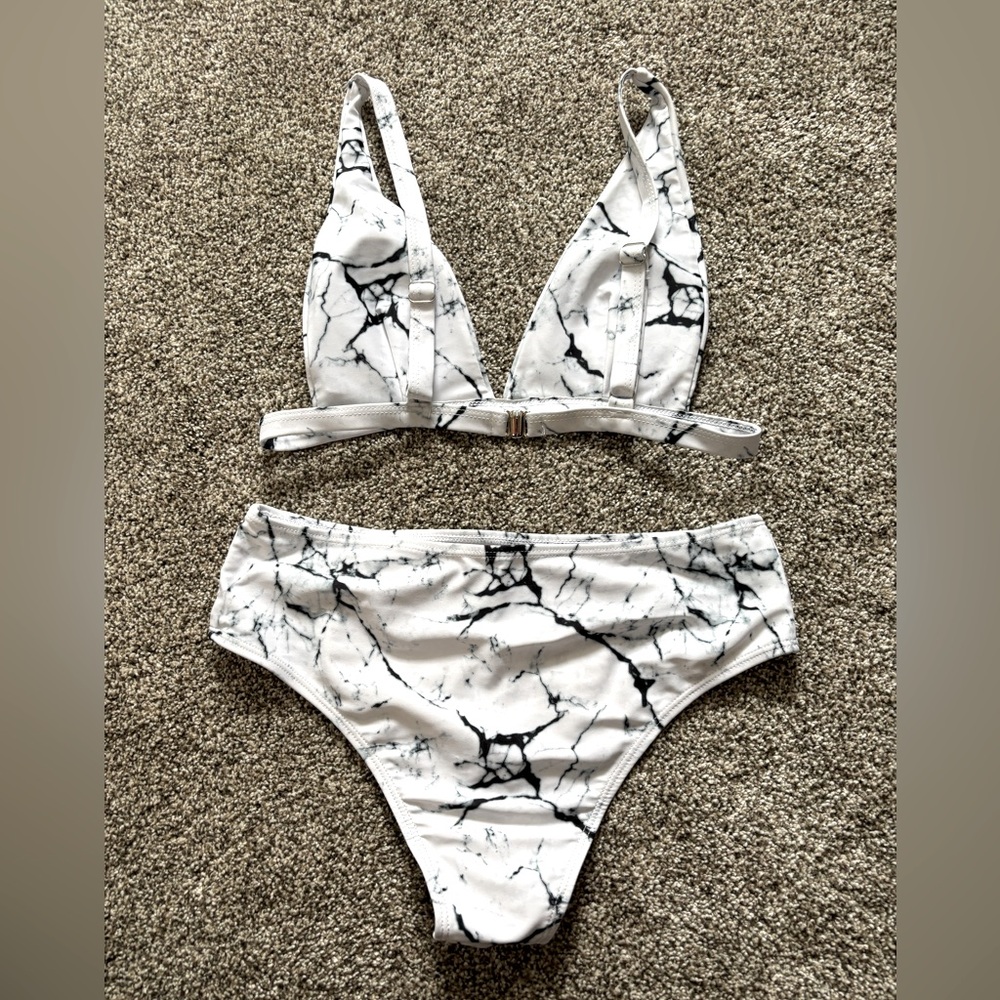 White marble bikini set - Picture 2 of 2